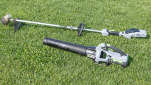 Aukštai įvertintas „Ego Combo“ rinkinys Lowe’s, kuris gali padėti išlaikyti jūsų kiemo formą